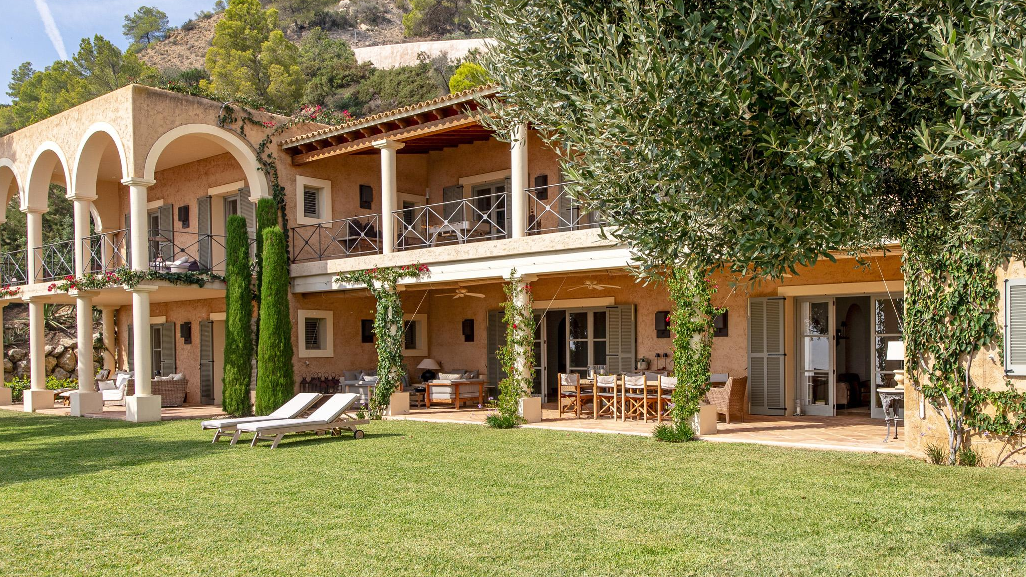 Villa WESTERN